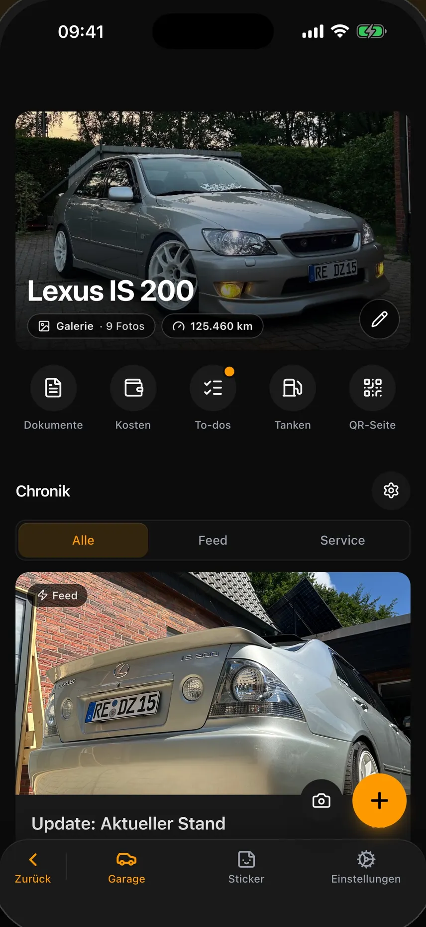 TrackTool auf dem iPhone: Fahrzeugseite eines Lexus IS 200 mit Kacheln für Dokumente, Kosten, To-dos, Tanken und QR-Seite, darunter die Chronik.