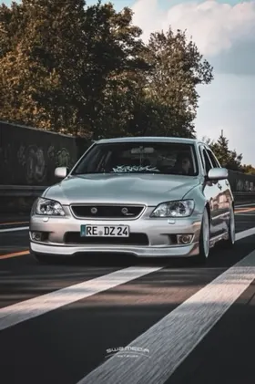 Lexus IS 200 auf der Autobahn