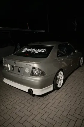 Lexus IS 200 von hinten